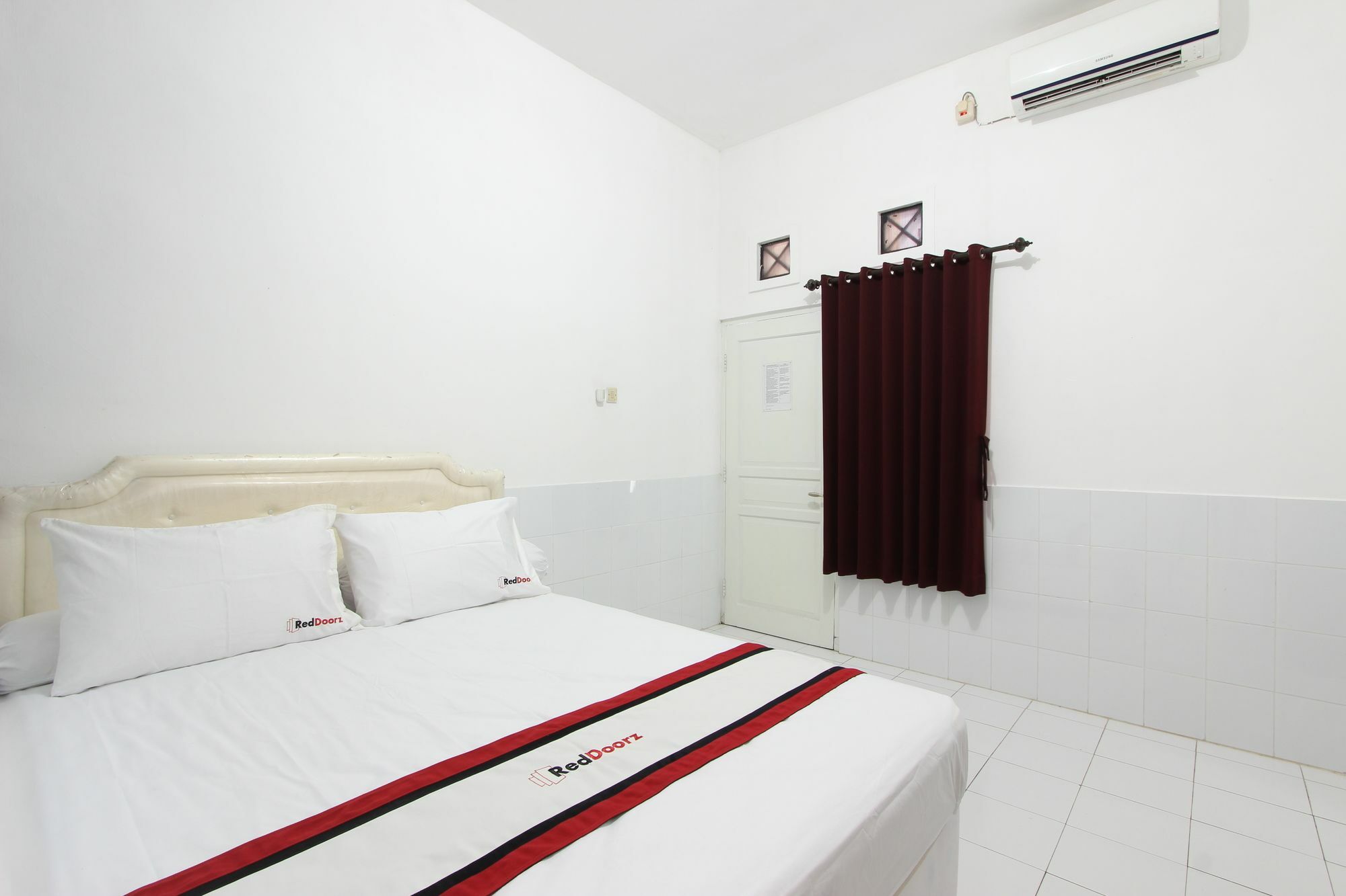 Reddoorz Near Gejayan Hotel Kejayan Exterior foto
