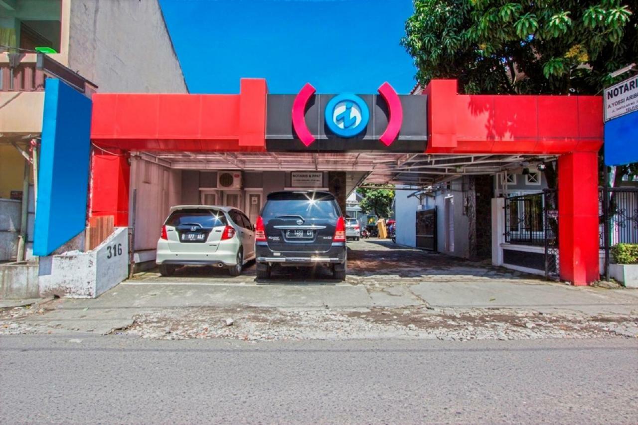 Reddoorz Near Gejayan Hotel Kejayan Exterior foto